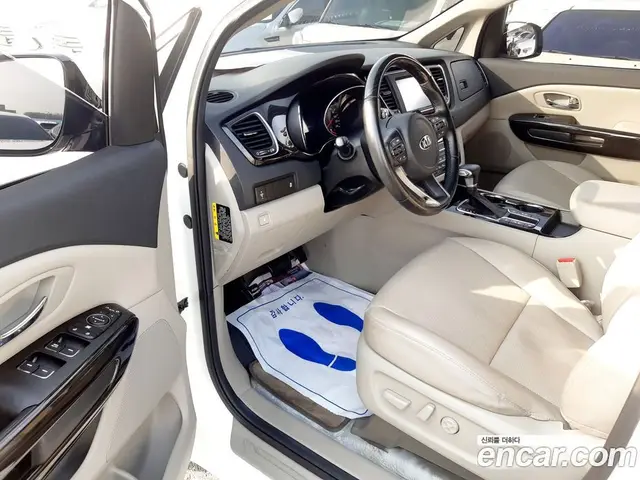 Kia Carnival 2019 2.2 автомат (гидро), миниатюра 8