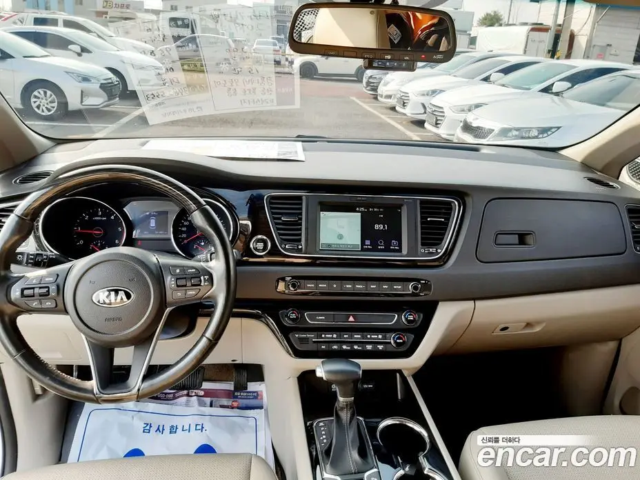 Kia Carnival 2019 2.2 автомат (гидро), фото 10