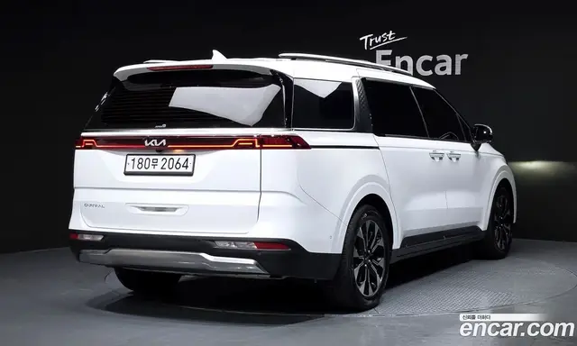 Kia Carnival 2022 2.2 автомат (гидро), миниатюра 2