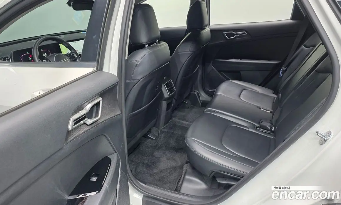 Kia Sportage 2023 1.6 автомат (гидро), фото 17
