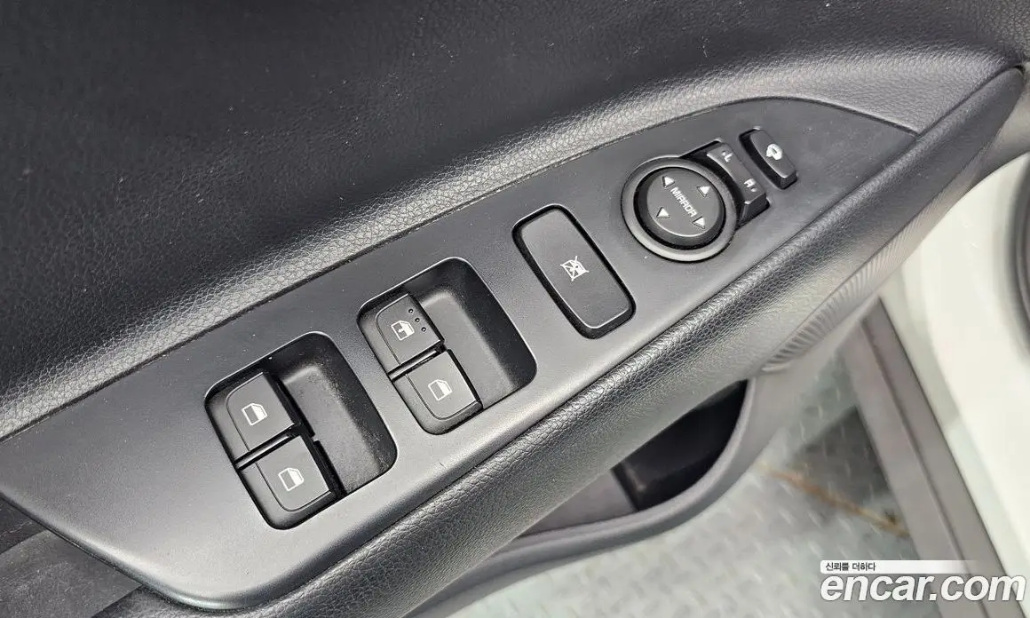 Kia Stonic 2018 1.6 автомат (гидро), фото 17