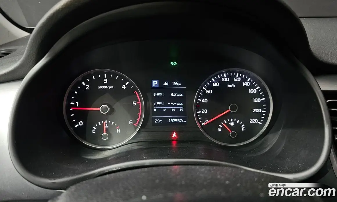 Kia Stonic 2018 1.6 автомат (гидро), фото 8