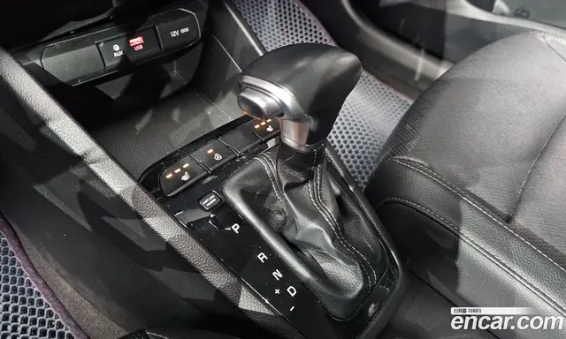 Kia Stonic 2018 1.6 автомат (гидро), миниатюра 9