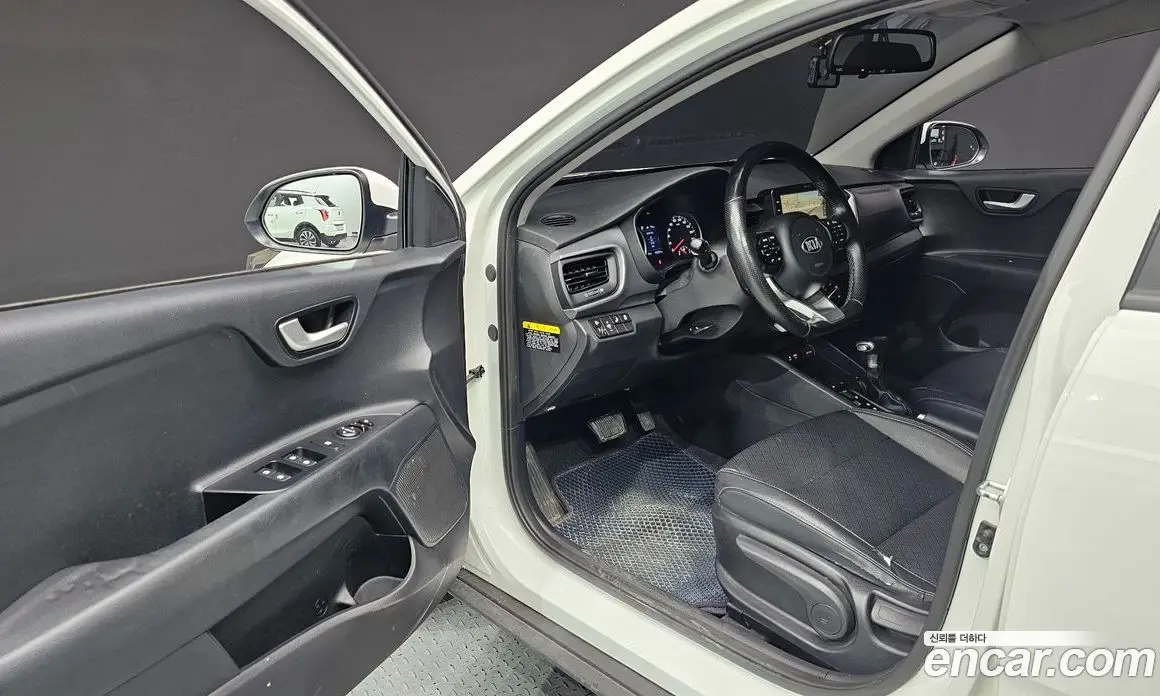 Kia Stonic 2018 1.6 автомат (гидро), фото 10