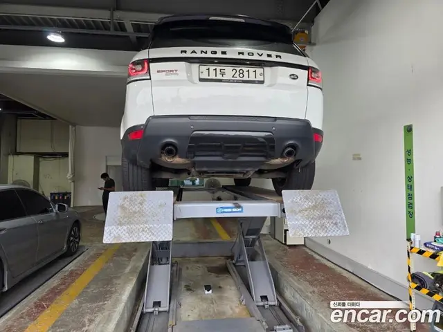 Land Rover Range Rover Sport 2015 3.0 автомат (гидро), миниатюра 2 Land Rover Range Rover Sport 2015 3.0 автомат (гидро), миниатюра 2