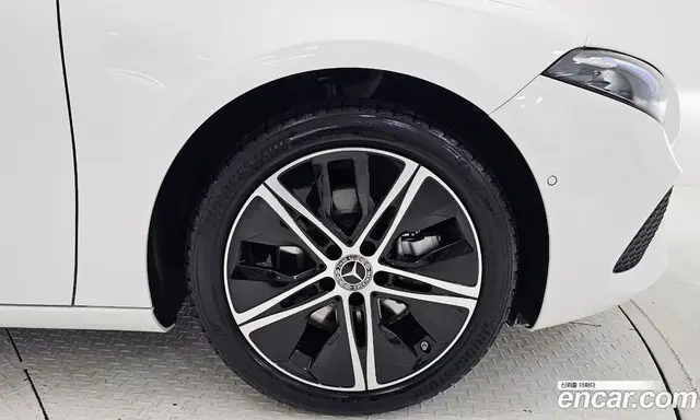 Mercedes-Benz A-Class 2025 2.0 автомат (гидро), миниатюра 5