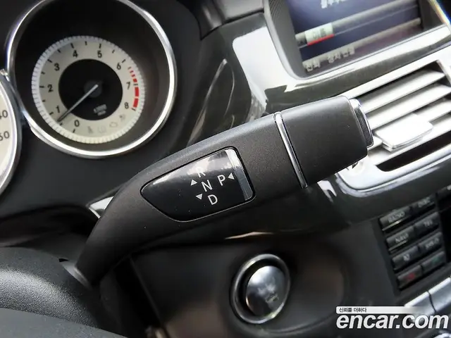 Mercedes-Benz CLS-Class 2013 3.5 автомат (гидро), миниатюра 10