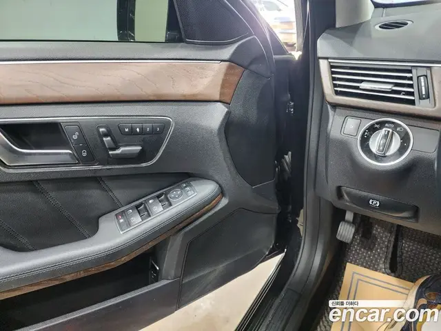 Mercedes-Benz E-Class 2013 3.5 автомат (гидро), миниатюра 11