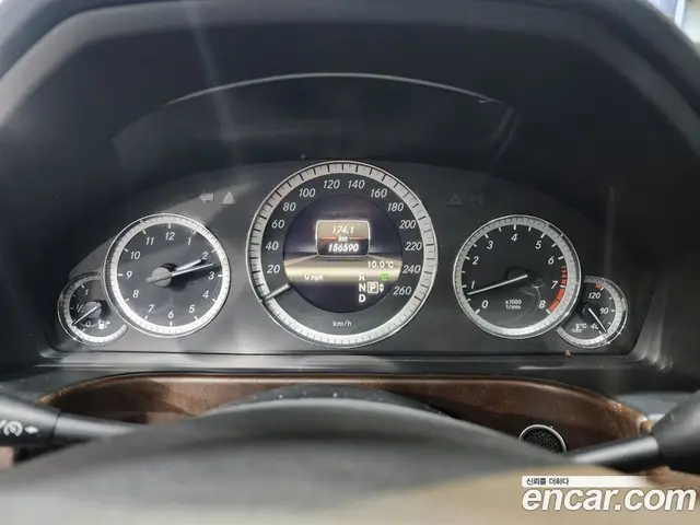 Mercedes-Benz E-Class 2013 3.5 автомат (гидро), миниатюра 7