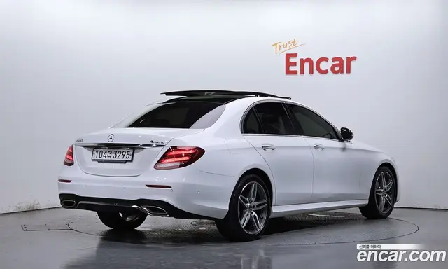 Mercedes-Benz E-Class 2019 2.0 автомат (гидро), миниатюра 2