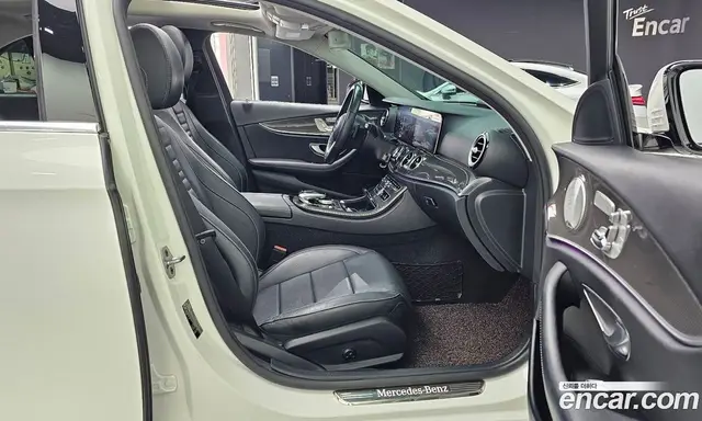 Mercedes-Benz E-Class 2019 2.0 автомат (гидро), миниатюра 11