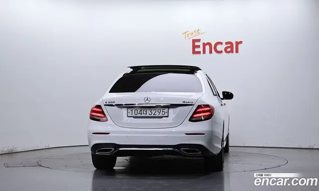 Mercedes-Benz E-Class 2019 2.0 автомат (гидро), миниатюра 4