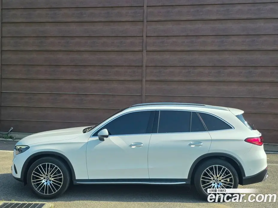 Mercedes-Benz GLC-Class 2023 2.0 автомат (гидро), фото 4