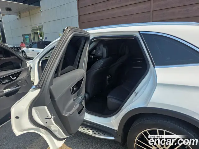 Mercedes-Benz GLC-Class 2023 2.0 автомат (гидро), миниатюра 7