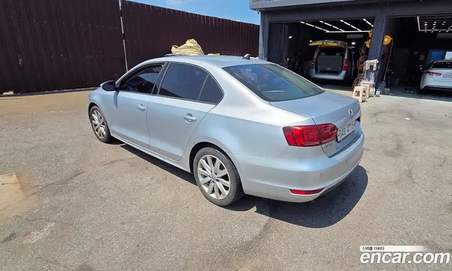 Volkswagen Jetta 2014 2.0 автомат (гидро), миниатюра 3