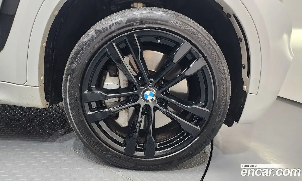 BMW X6 2018 3.0 автомат (гидро), фото 5