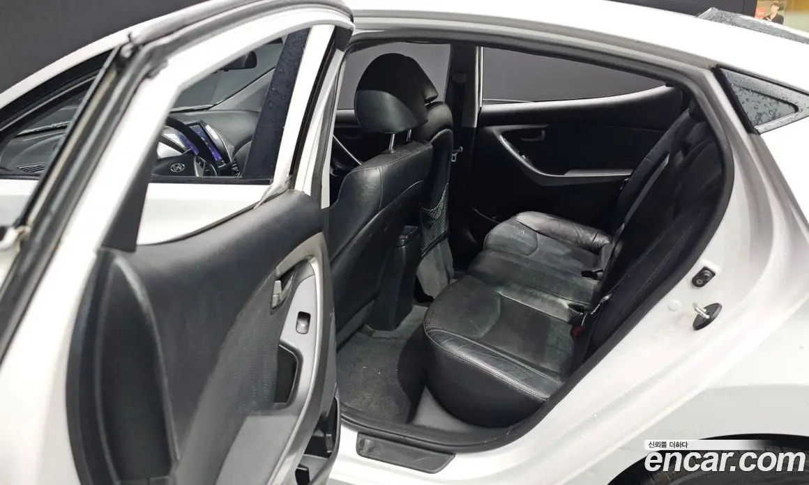 Hyundai Avante 2012 1.6 автомат (гидро), фото 13
