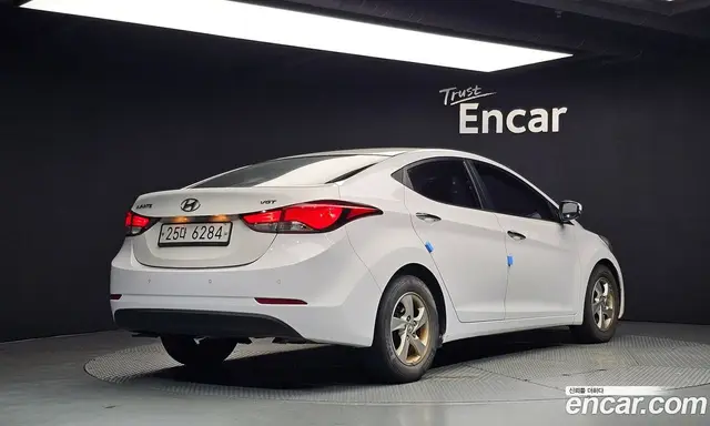 Hyundai Avante 2015 1.6 автомат (гидро), миниатюра 2