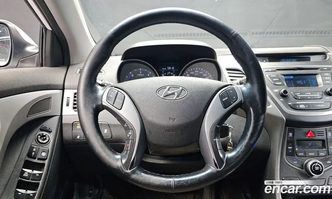 Hyundai Avante 2015 1.6 автомат (гидро), фото 13
