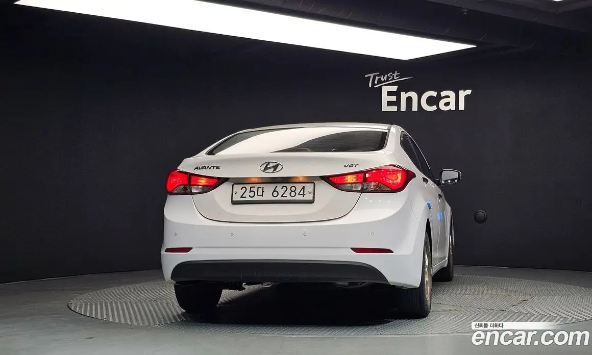 Hyundai Avante 2015 1.6 автомат (гидро), фото 4