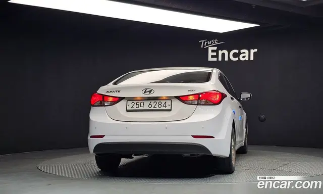 Hyundai Avante 2015 1.6 автомат (гидро), миниатюра 4