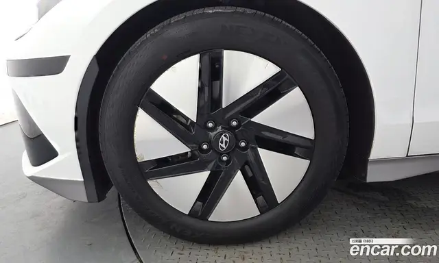 Hyundai Ioniq 6 2022 0.1 автомат (гидро), миниатюра 5