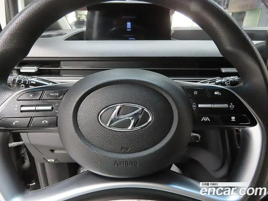 Hyundai Staria 2022 2.2 автомат (гидро), фото 14