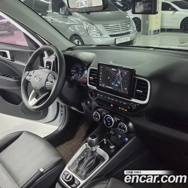 Hyundai Venue 2021 1.6 автомат (гидро), миниатюра 11