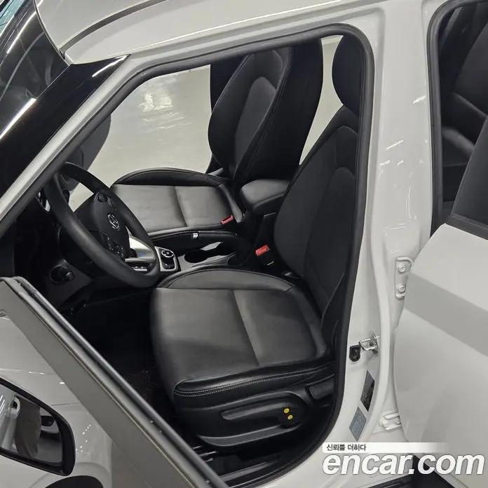 Hyundai Venue 2021 1.6 автомат (гидро), фото 18