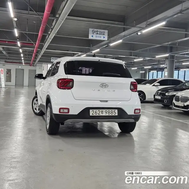 Hyundai Venue 2021 1.6 автомат (гидро), миниатюра 3