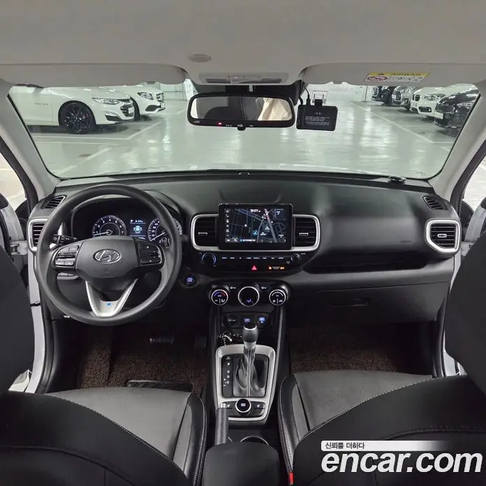 Hyundai Venue 2021 1.6 автомат (гидро), фото 6