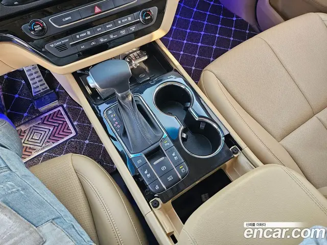 Kia Carnival 2018 2.2 автомат (гидро), миниатюра 12