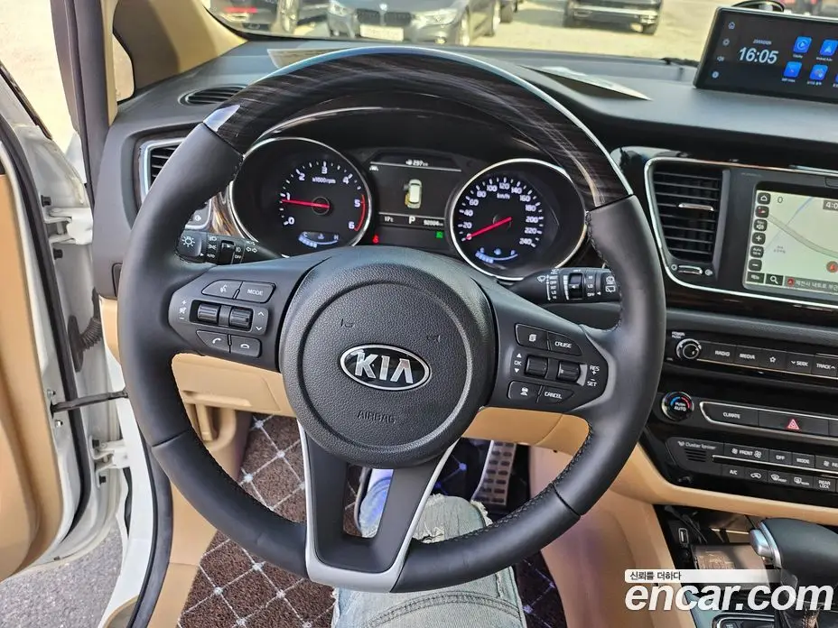 Kia Carnival 2018 2.2 автомат (гидро), фото 13