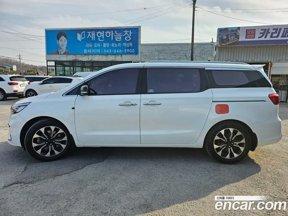 Kia Carnival 2018 2.2 автомат (гидро), фото 5