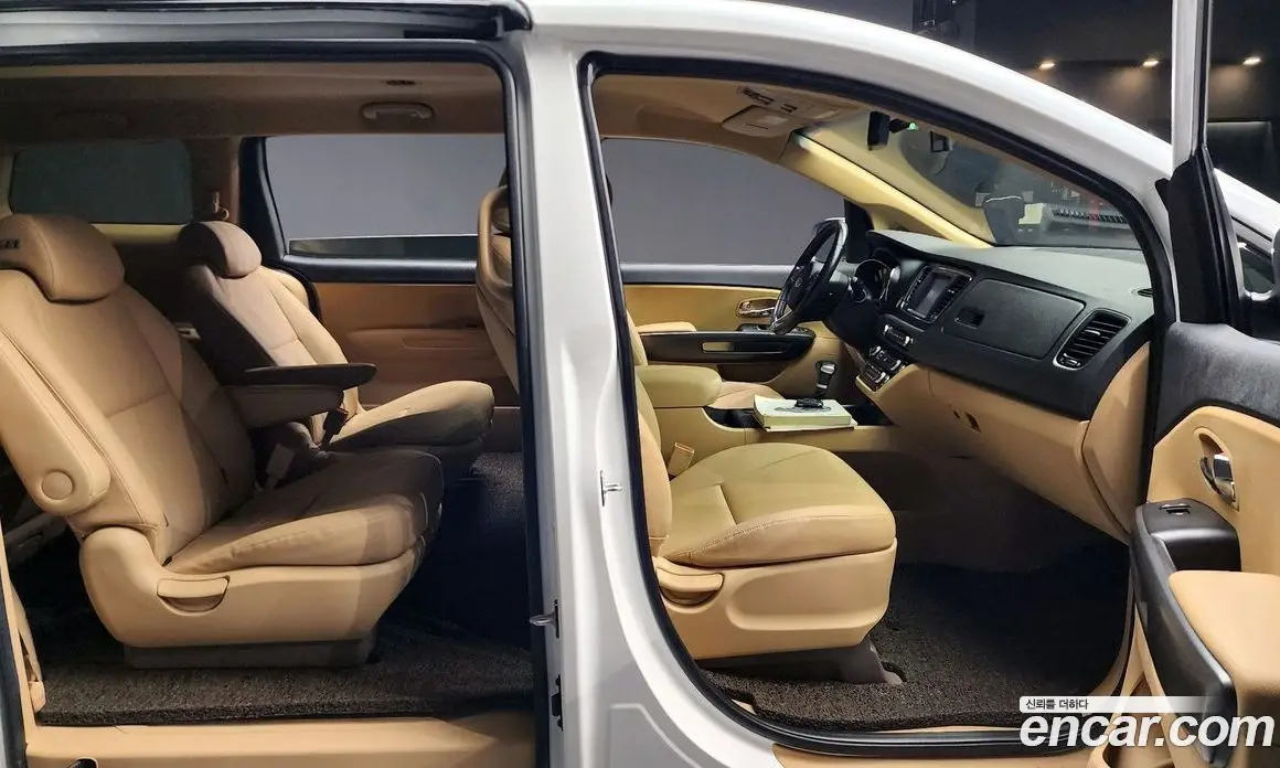 Kia Carnival 2020 2.2 автомат (гидро), фото 12