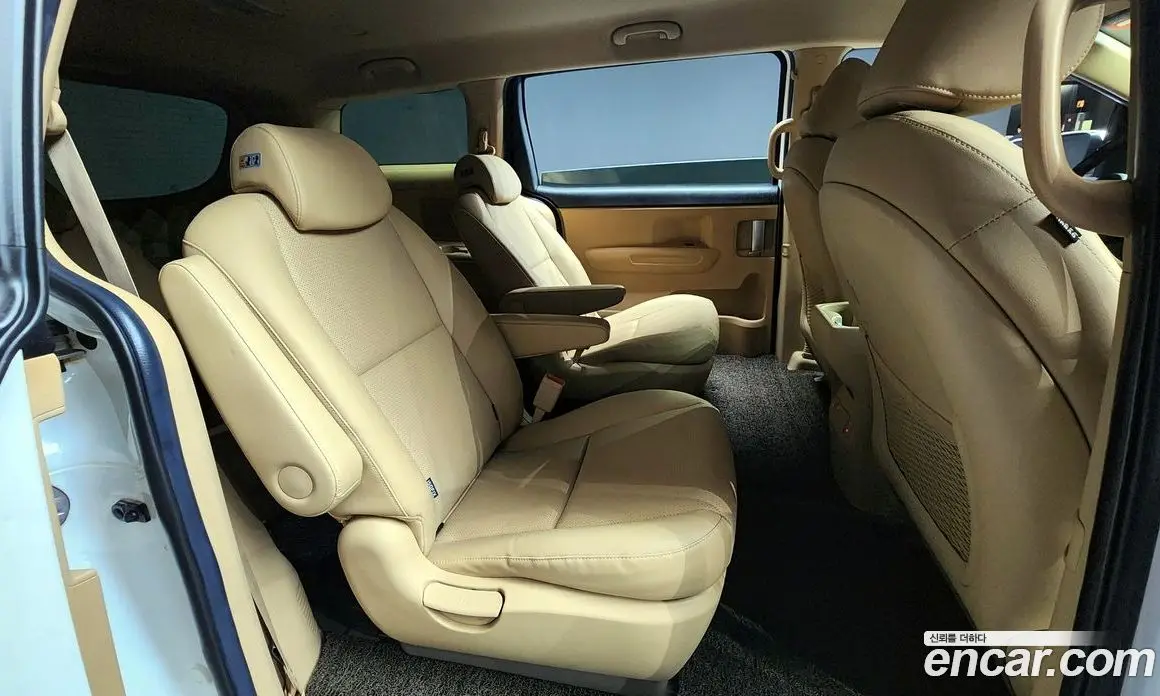 Kia Carnival 2020 2.2 автомат (гидро), фото 13