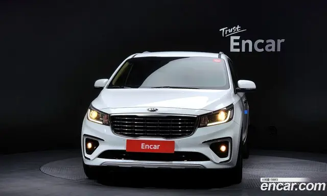 Kia Carnival 2020 2.2 автомат (гидро), миниатюра 3