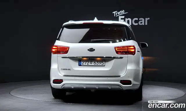 Kia Carnival 2020 2.2 автомат (гидро), миниатюра 5