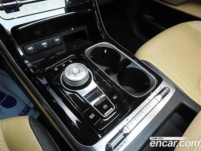 Kia Carnival 2022 2.2 автомат (гидро), миниатюра 5
