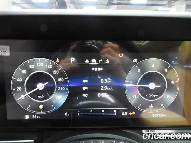Kia Carnival 2022 2.2 автомат (гидро), миниатюра 7