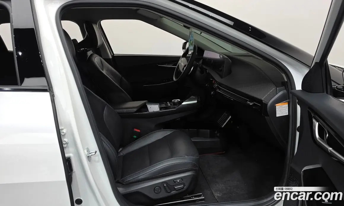 Kia EV6 2023 0.1 автомат (гидро), фото 16 Kia EV6 2023 0.1 автомат (гидро), фото 16