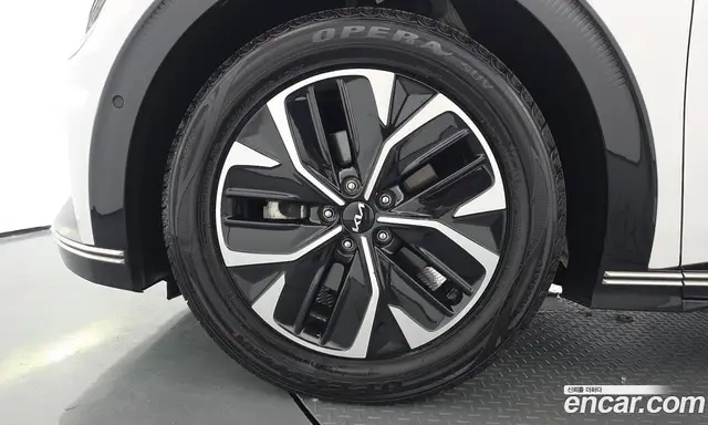 Kia EV6 2023 0.1 автомат (гидро), миниатюра 5 Kia EV6 2023 0.1 автомат (гидро), миниатюра 5