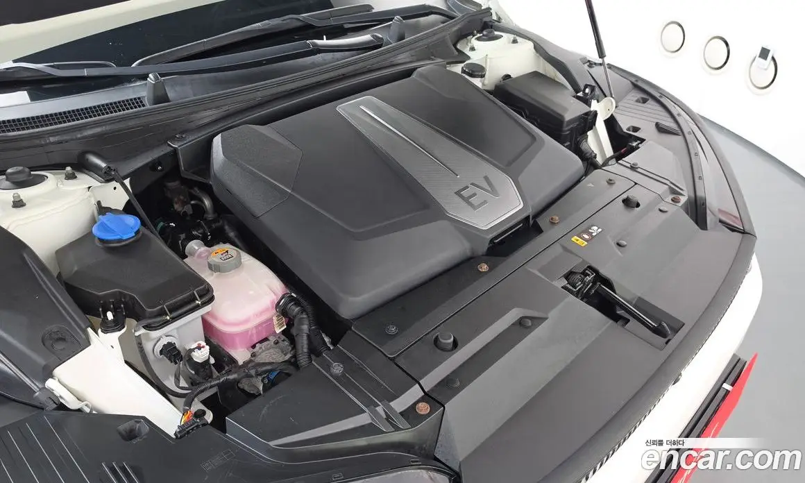 Kia EV6 2023 0.1 автомат (гидро), фото 6 Kia EV6 2023 0.1 автомат (гидро), фото 6