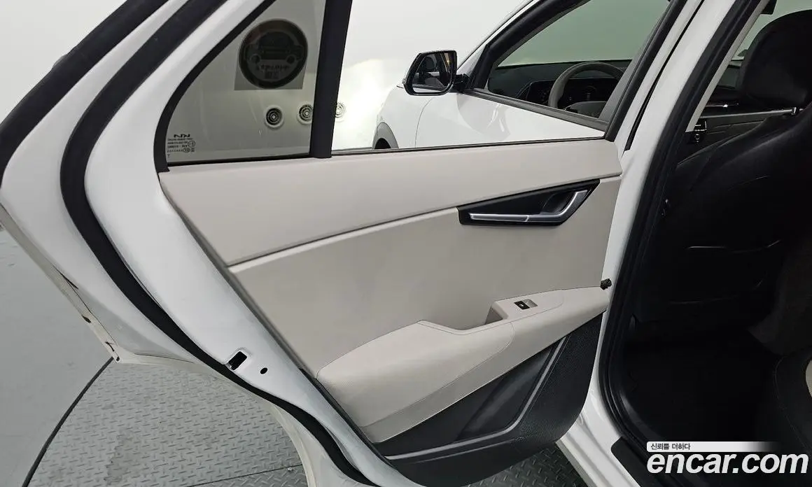 Kia Niro 2022 0.2 автомат (гидро), фото 15