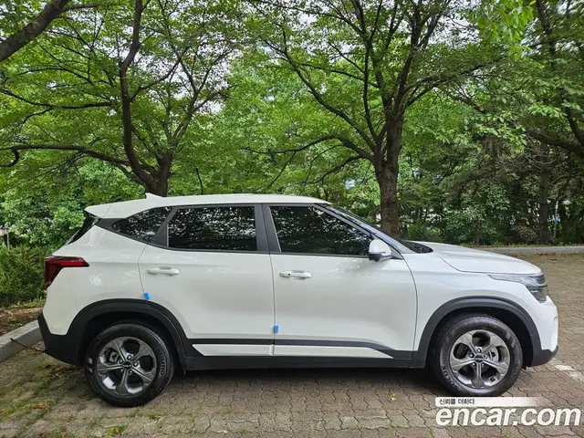 Kia Seltos 2023 2.0 автомат (гидро), миниатюра 6