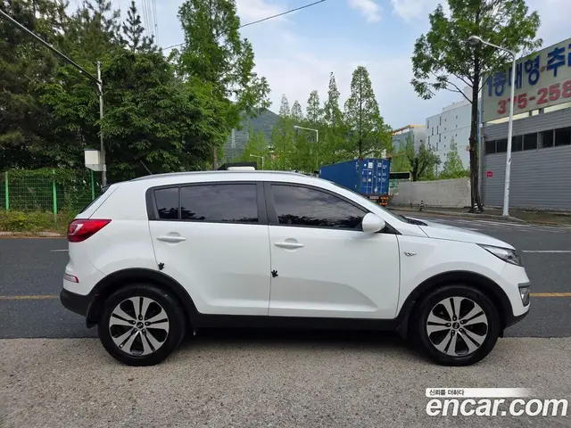Kia Sportage 2011 2.0 автомат (гидро), миниатюра 2