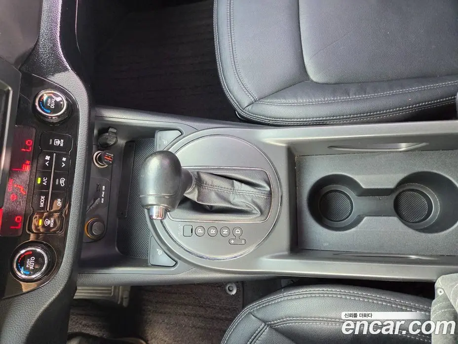 Kia Sportage 2011 2.0 автомат (гидро), фото 12