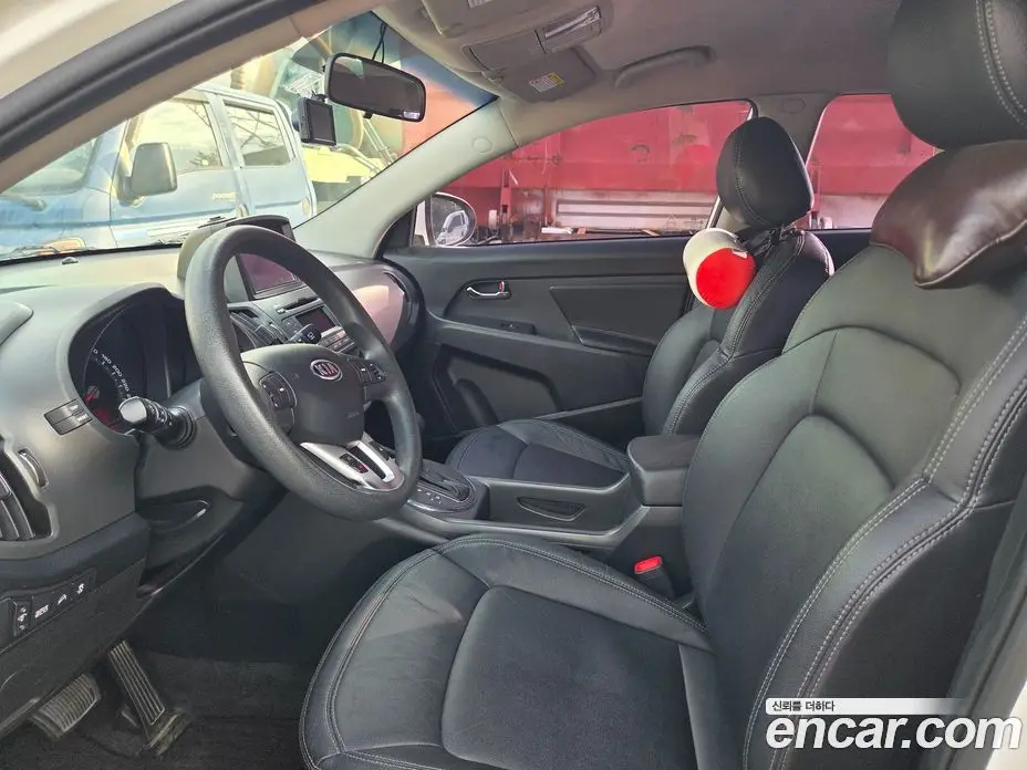 Kia Sportage 2011 2.0 автомат (гидро), фото 9