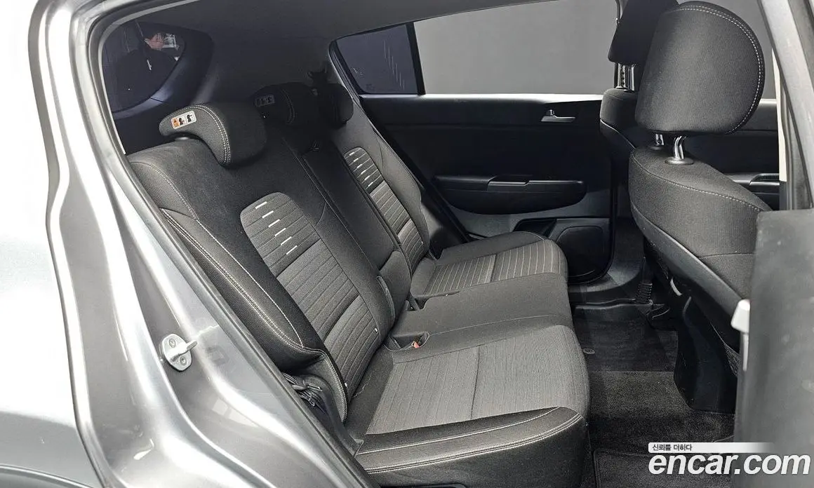 Kia Sportage 2016 1.7 автомат (гидро), фото 11
