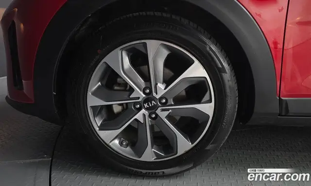 Kia Stonic 2018 1.6 автомат (гидро), миниатюра 5